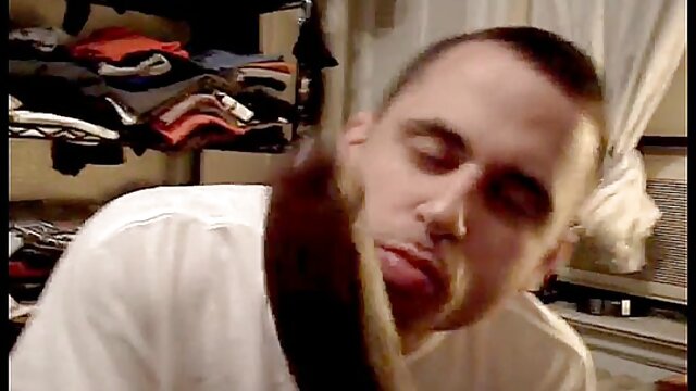 สีบลอนด์น่ารักในกระโปรงสั้น Aubey Addams วีดีโอ หนัง โป gets fucked